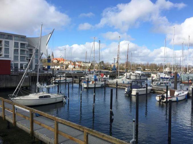 Eckernförde Im Bademantel An Den Strand Mit Terrasse מראה חיצוני תמונה